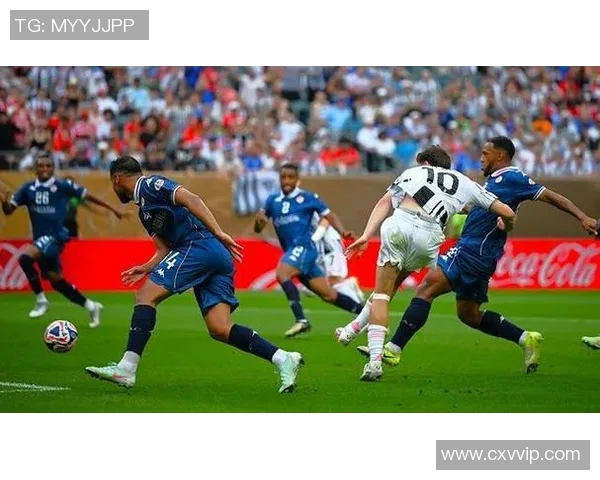 国际足联俱乐部世界杯卡萨布兰卡维达德队埃尔阿拉比射门